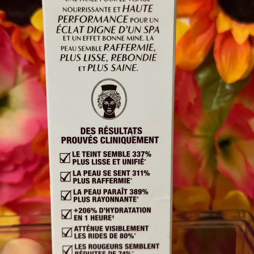 Charlotte Tilbury Collagen Superfusion Facial Oil - White and Black - Picture 7 of 8